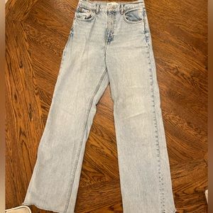 High waisted light wash Zara jeans!